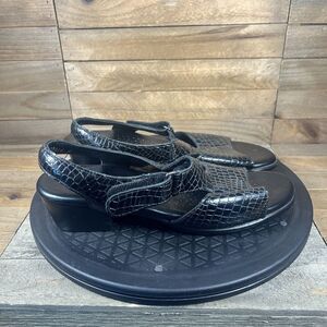 SAS Women's Size 8 M Slingback Sandals Patent Leather Black Crocs Print